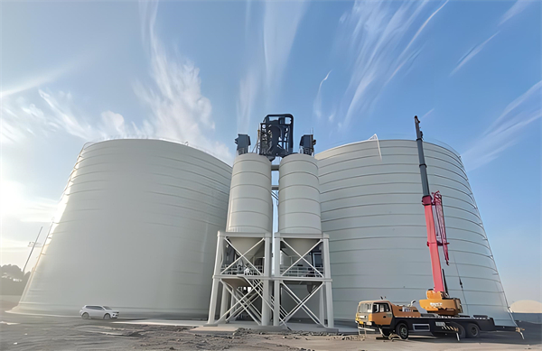 富蕴大型钢板库